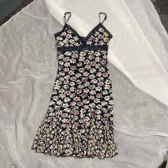 Vintage gray & pink floral lace trimmed rom com midi dress with ruffle hem XS/S - Picture 9 of 12